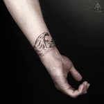 Wave tattoo by Ilayda Atlas