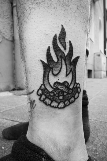 Blackwork campfire tatttoo