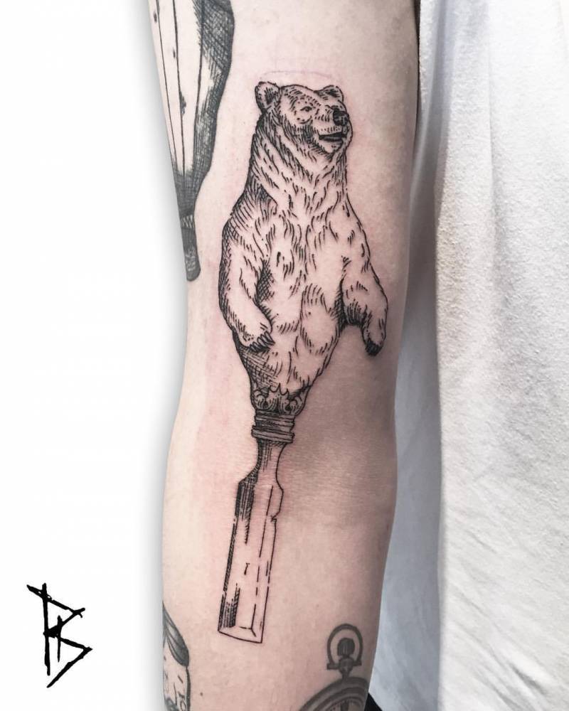 Chisel bear tattoo by Loïc Lebeuf