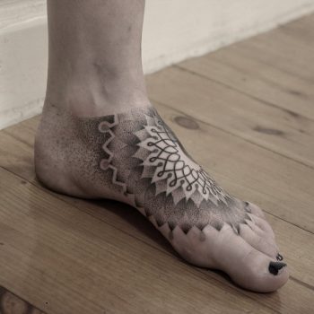 Mandala on the foot by Oliver Whiting