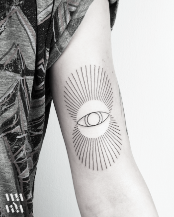 Minimalist linework tattoo by Warda