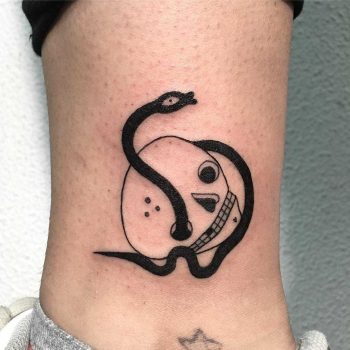 Skull and snake by Agata Agataris