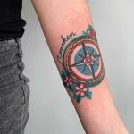 Traditional compass by Lara Simonetta