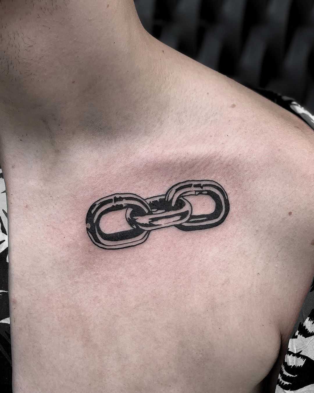 Chain link tattoo by Loz McLean