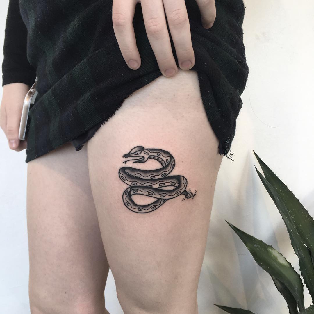 Cool snake piece by tattooist yeahdope