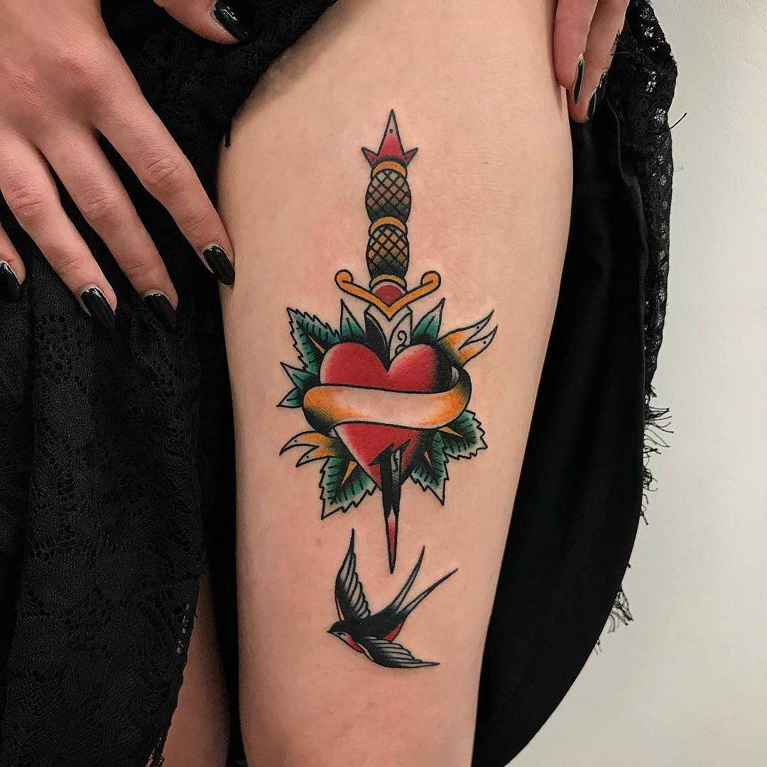 Traditional heart and dagger by Łukasz Krupiński