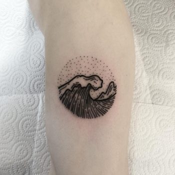 Circular wave by Deborah Pow