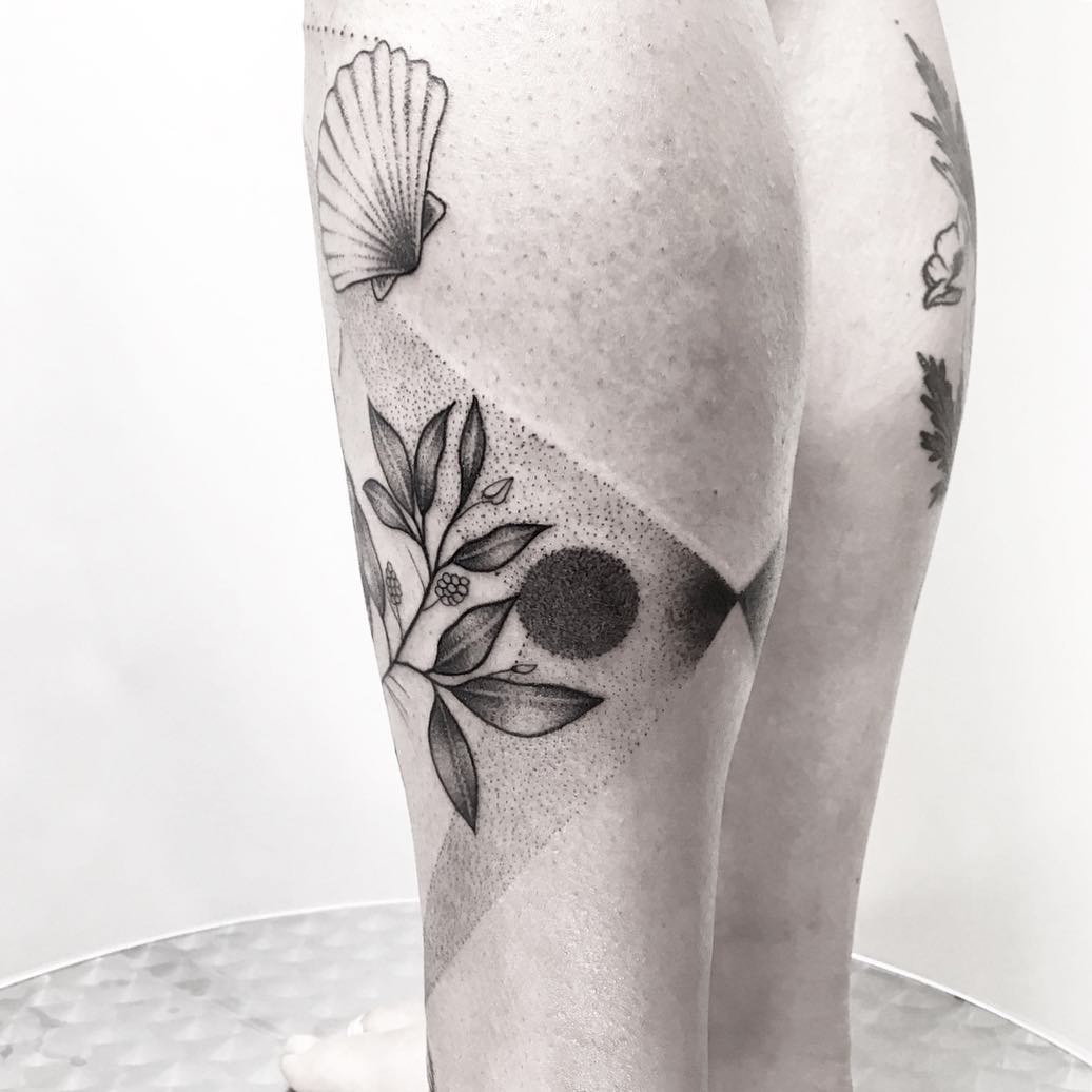 Gradient flower on a calf by Julim Rosa