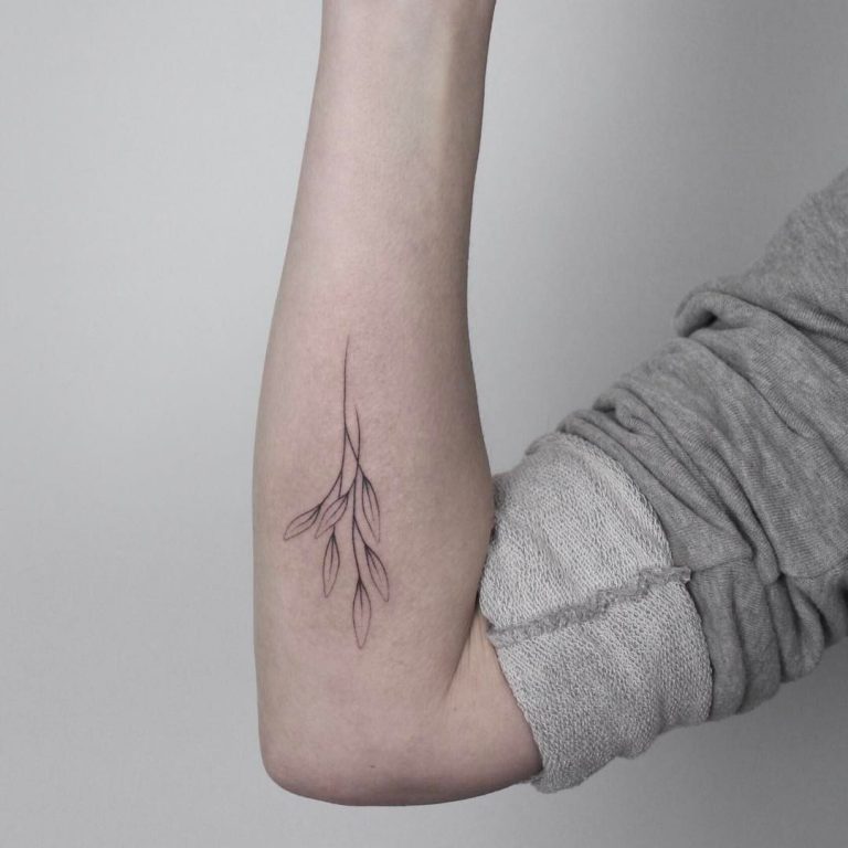 Cool knife tattoo by Monkey Bob