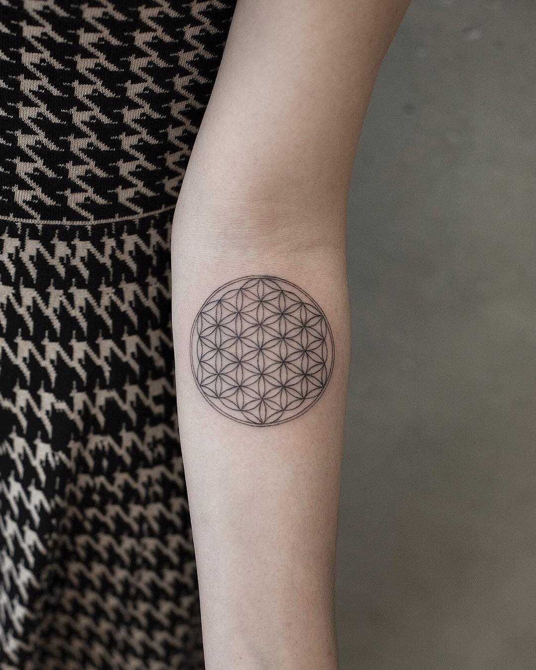 Perfect flower of life by Aki Wong
