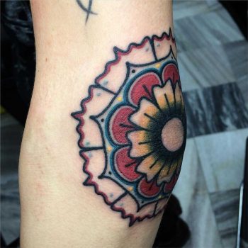 Traditional elbow flower by Łukasz Krupiński