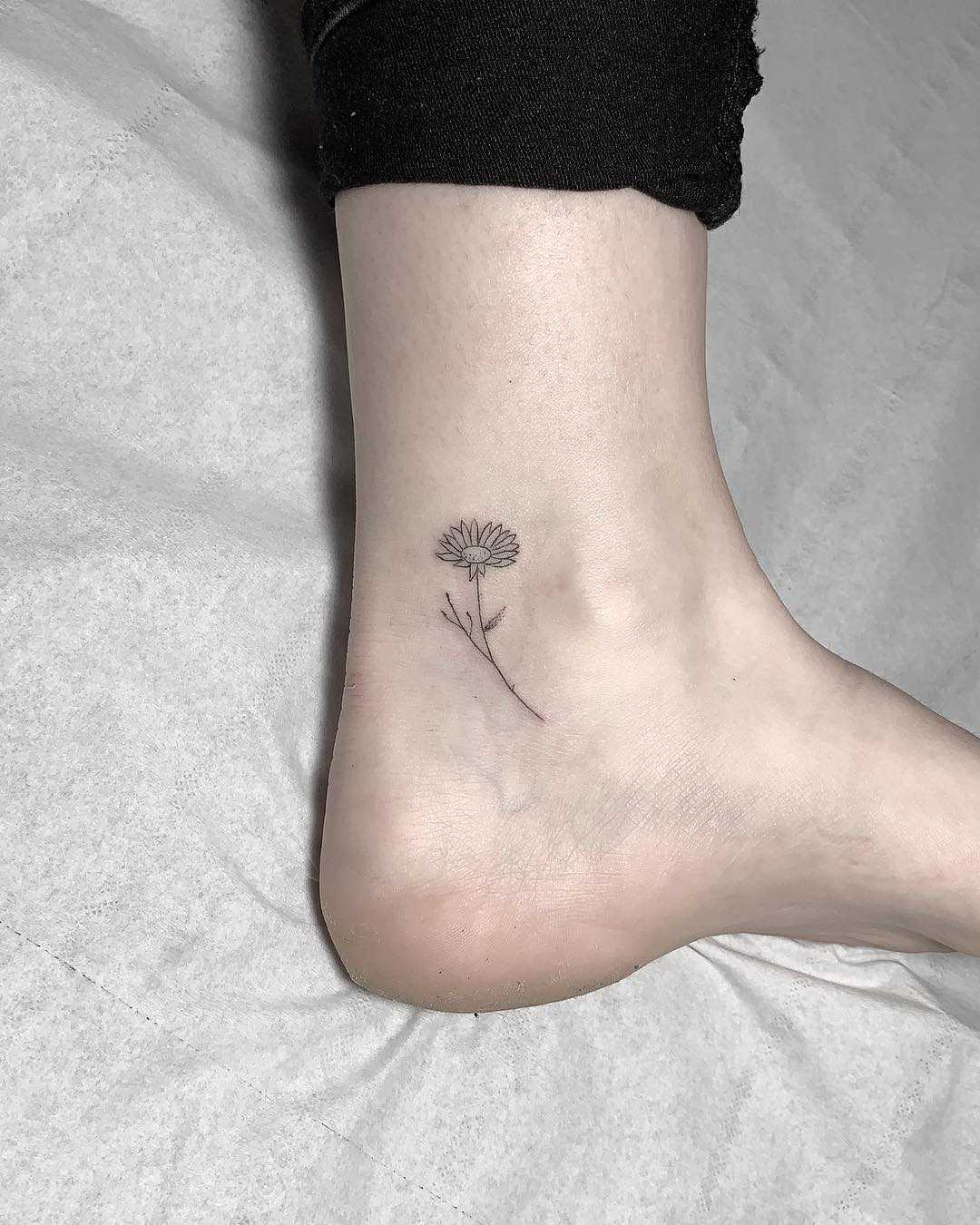 Fineline sunflower tattoo by Conz Thomas
