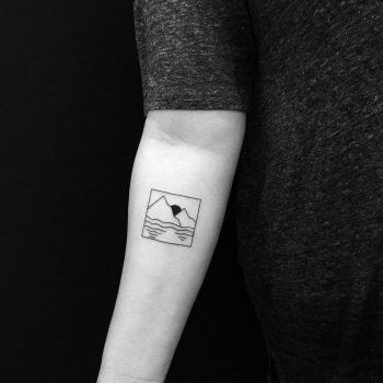 Simplistic mountain water by Chinatown Stropky