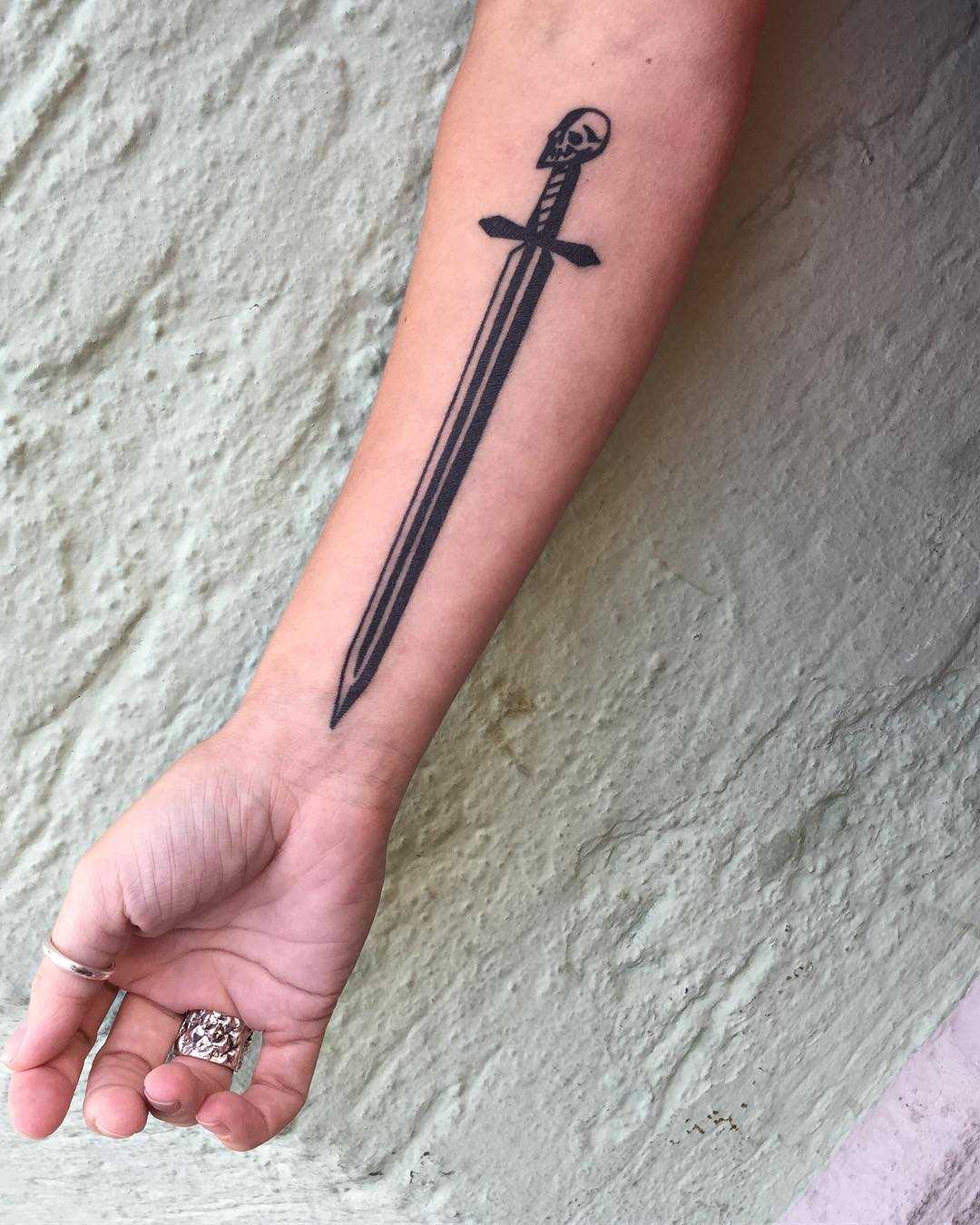 Sword by tattooist Miedoalvacio