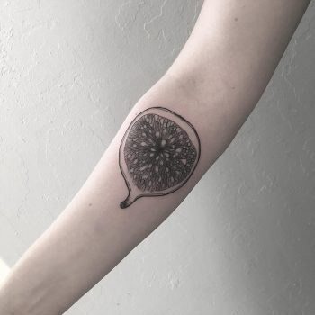Blackwork fig by tattooist Spence @zz tattoo