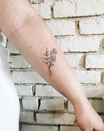 Delicate flowers inked by Kelli Kikcio