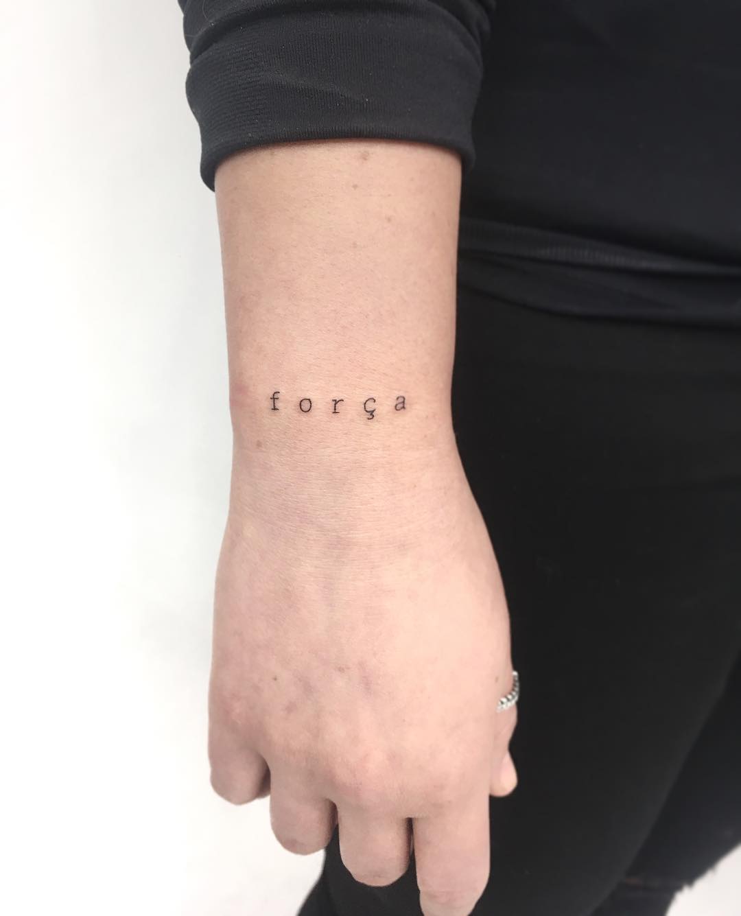 Força (strength) tattoo by Gianina Caputo