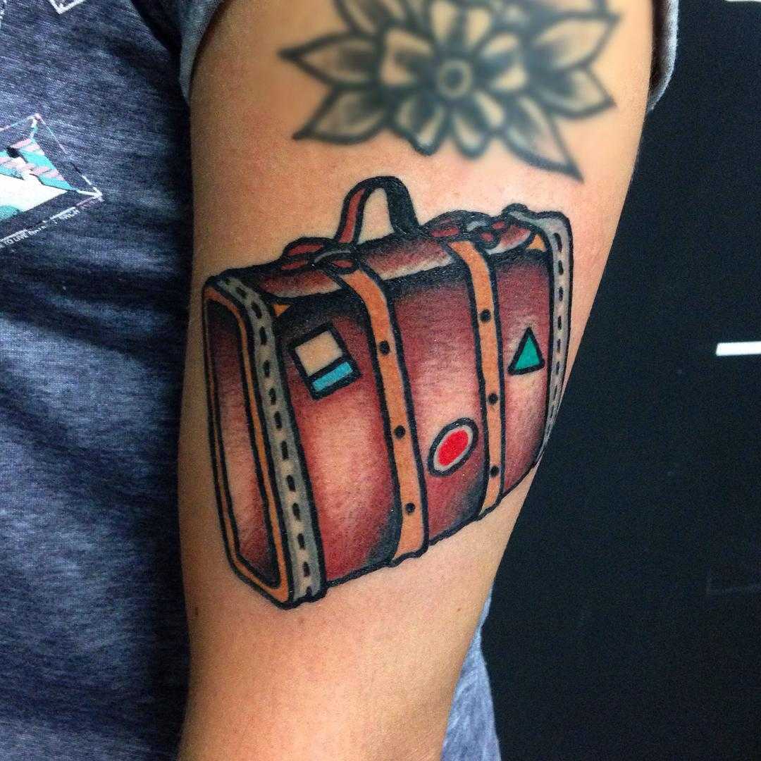 Little travel bag tattoo by Carina Soares