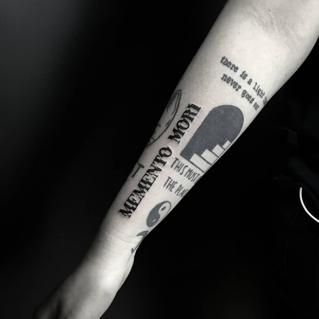Memento mori tattoo by tattooist gvsxrt