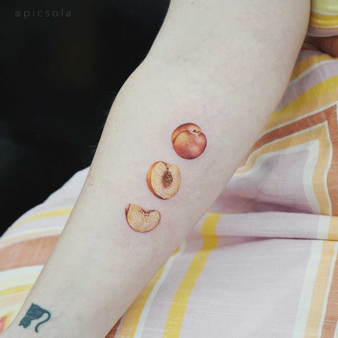 Peaches by tattooist picsola