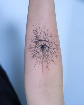 All-seeing-eye by tattooist Oozy