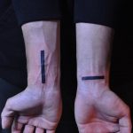 Black lines by tattooist Bongkee