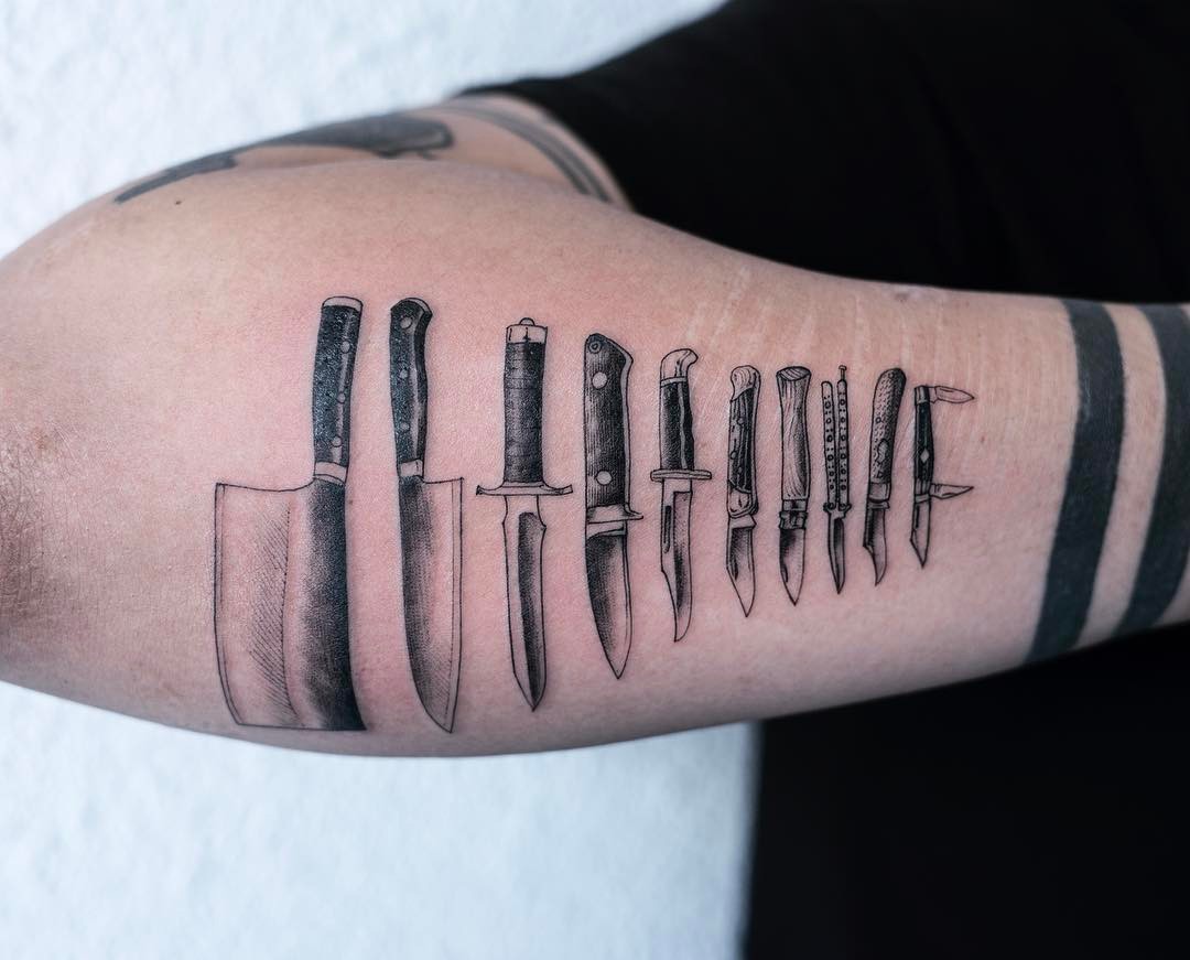 Knife collection by tattooist Oozy
