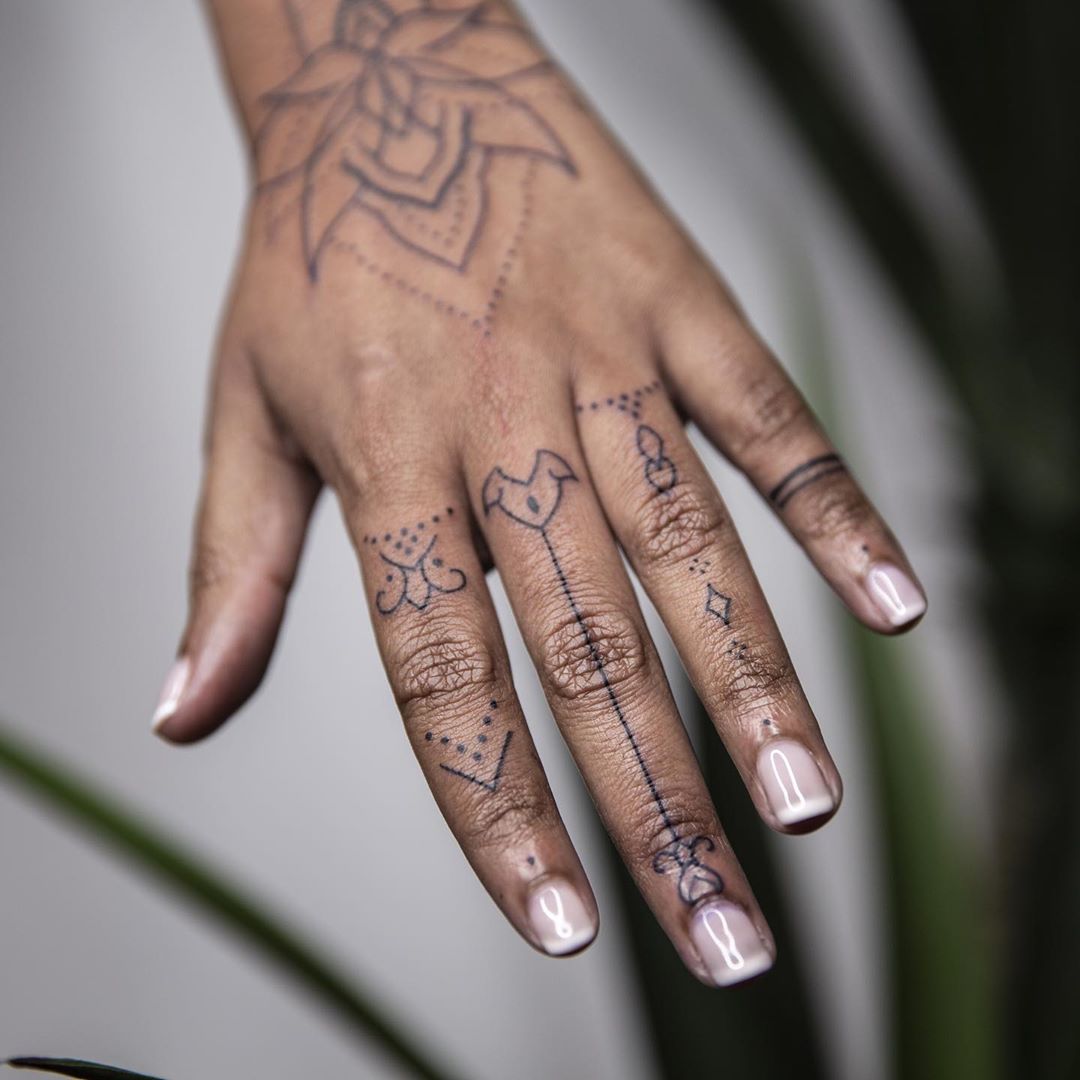 Finger Tattoo Designs: Ink For Your Digits
