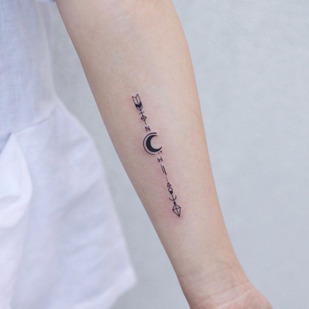 Moon arrow by tattooist Nemo
