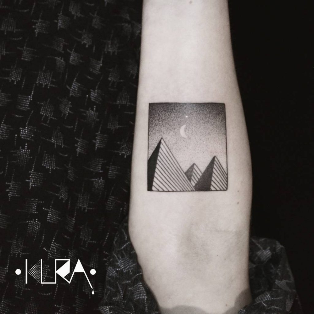 Bathtub tattoo by tattooist pokeeeeeeeoh