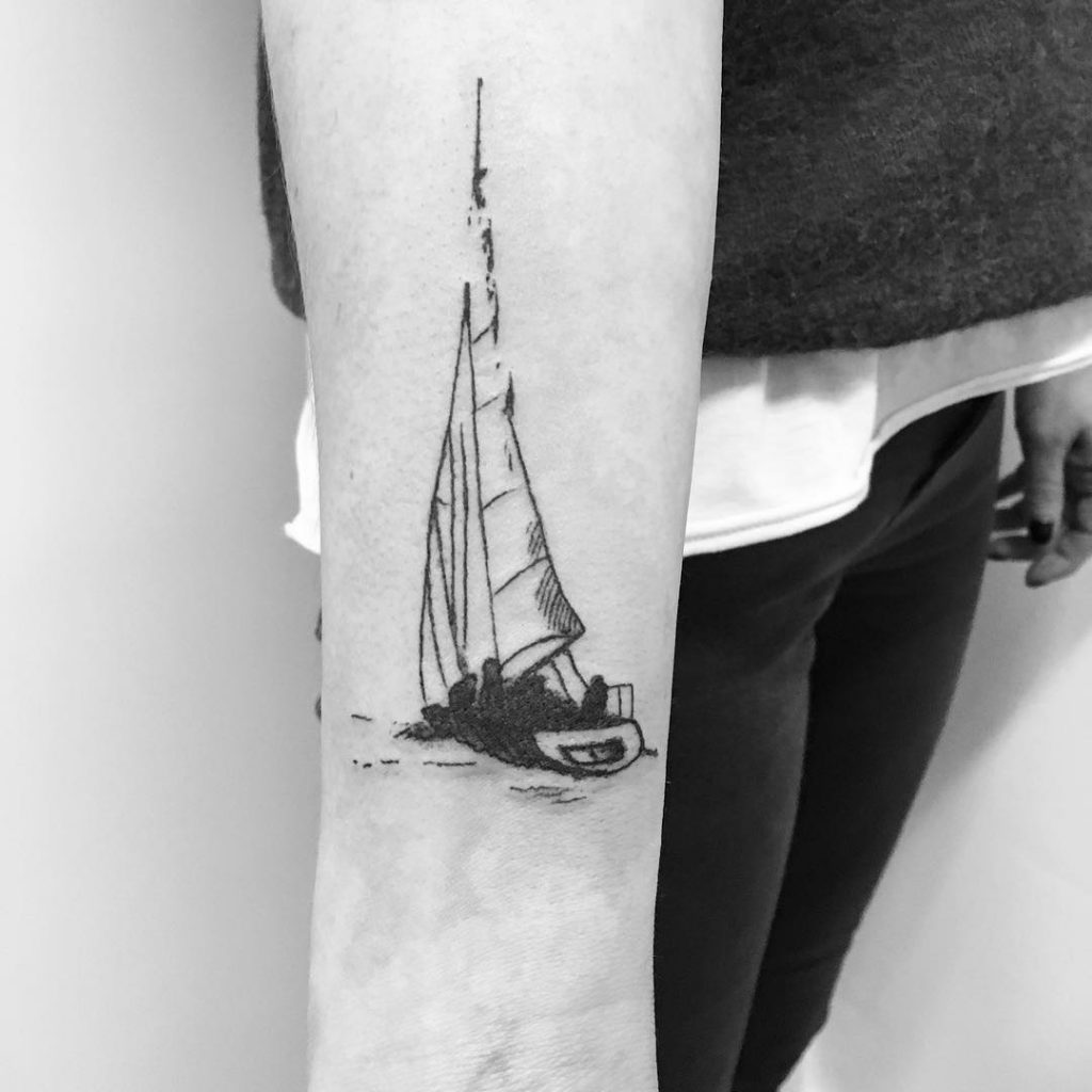 segelboot tattoo minimalistisch