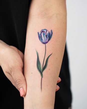 Tulip tattoo by Rey Jasper