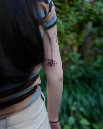 Vintage pendant tattoo by Studio Bysol