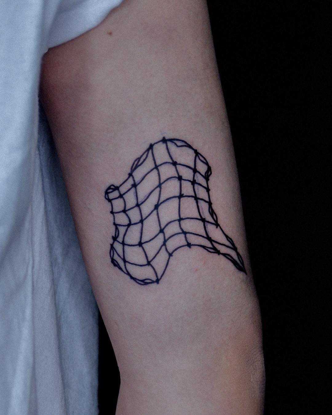 Abstract net tattoo by tattooist Bongkee