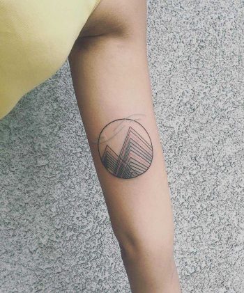 Geometric mountain by Aga Kura