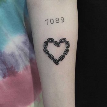 Heart chain by tattooist yeontaan