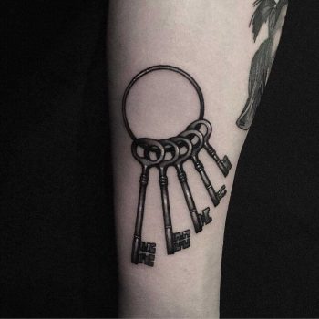 Key bundle tattoo by tattooist yeontaan