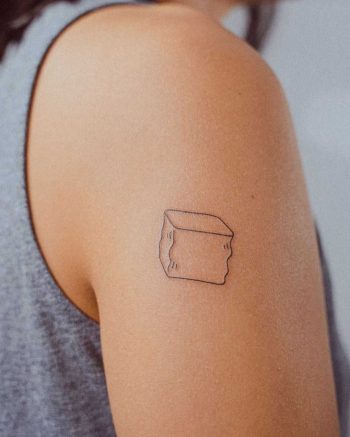 Minimalist ice cube by tattooist Bongkee