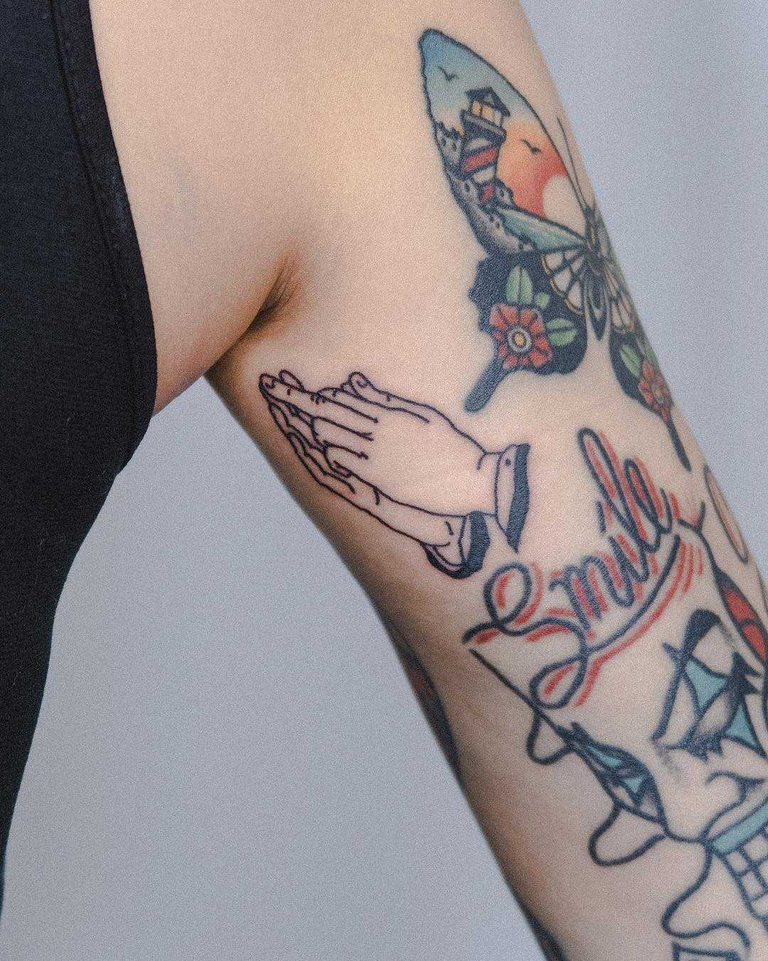 Praying hands by tattooist Bongkee
