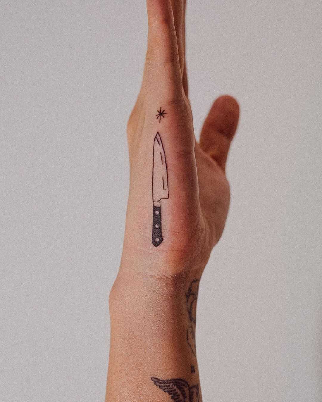 Small knife by tattooist Bongkee - Tattoogrid.net