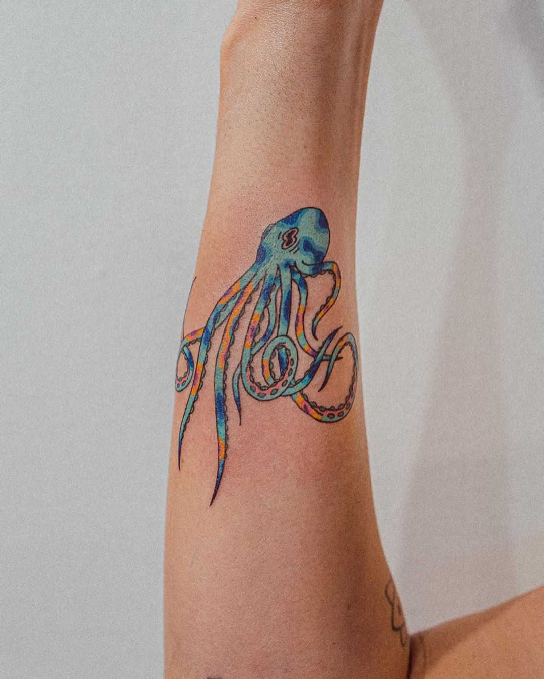 Watercolor octopus by tattooist Bongkee