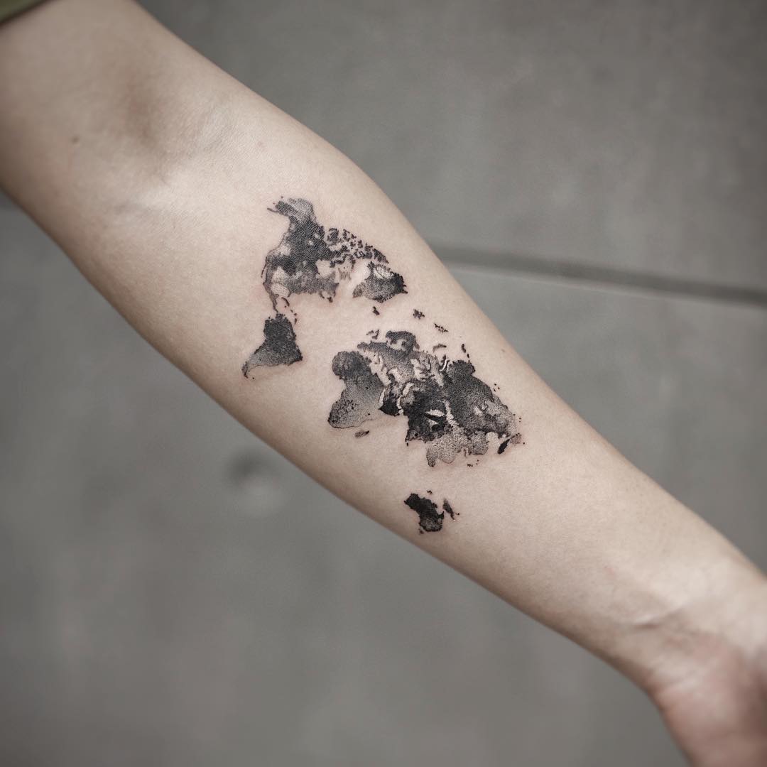 Watercolor world map by tattooist Chenjie