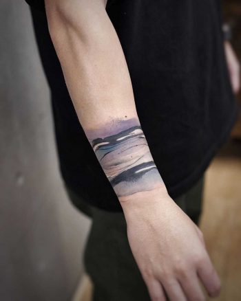 Abstract waves by tattooist Chenjie