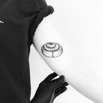 Cinnamon roll tattoo by tattooist pokeeeeeeeoh
