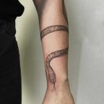 Freehand snake by Tania Ost