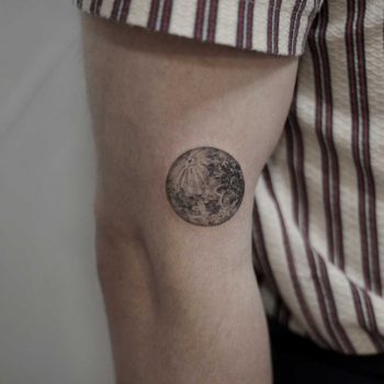 Full moon by Mumi Ink