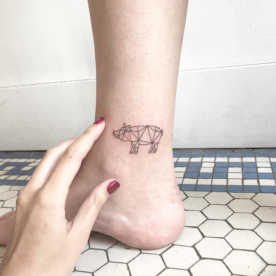 Geometric pig by Sara Kori
