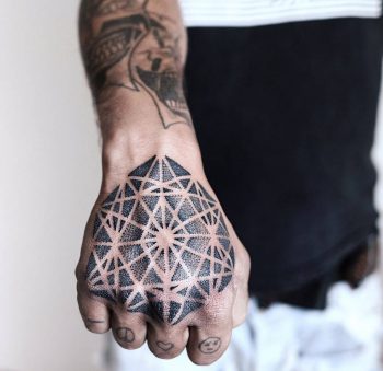 Hand's piece by tattooist NEENO