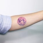 Pink moon by tattooist Ida