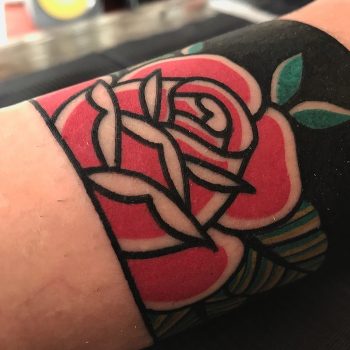 Traditional detail rose by tattooist Alejo GMZ